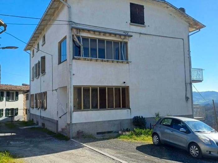 Appartamento con 5 locali in vendita in Strada Costa, Fornovo di Taro