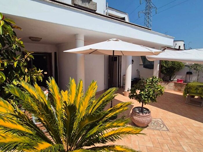 Casa con 7 locali in vendita in Via di San Martino ai Monti, Roma