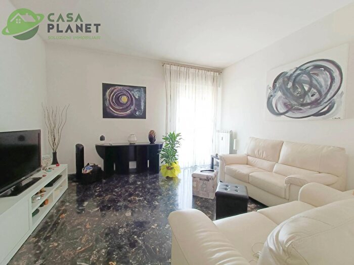 Appartamento quadrilocale in vendita in Via Ca' Rossa, Venezia