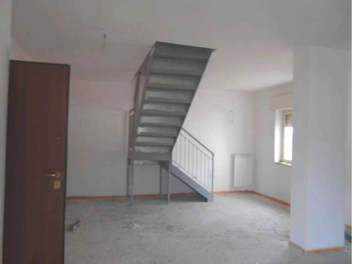 Appartamento con 6 locali in vendita in Via Calli, Quadrivio, Campagna