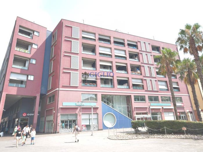 Appartamento trilocale in vendita in Via Bombrini, Sampierdarena, Genova