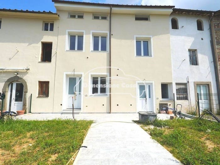 Casa con 6 locali in vendita in Via Romana, Centro, Capannori