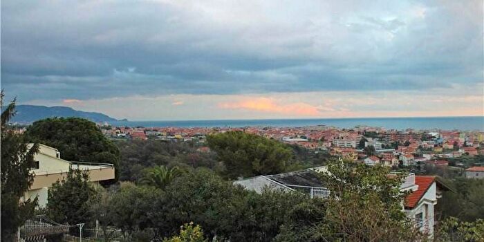 Casa con 6 locali in vendita in Via per Pineland, Borghetto Santo Spirito