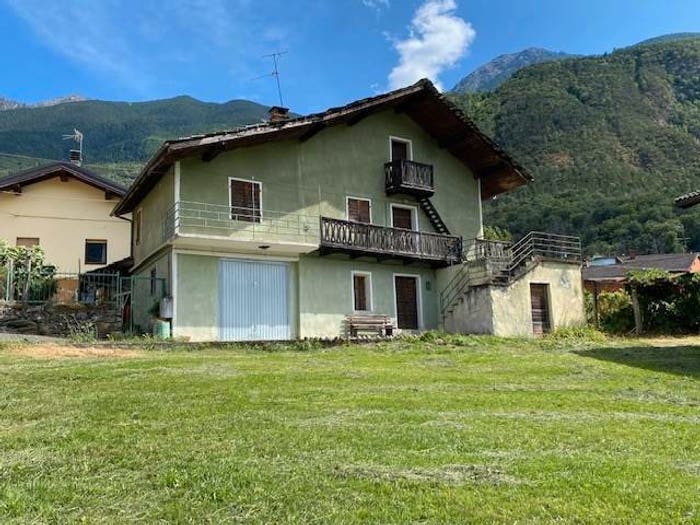 Casa con 6 locali in vendita in Frazione Sptumian, Chambave