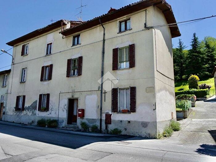 Casa con 5 locali in vendita in Via San Lorenzo, Brianzola, Castello di Brianza