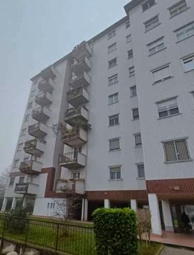Appartamento quadrilocale in vendita in Via Viterbo, Bisceglie, Milano