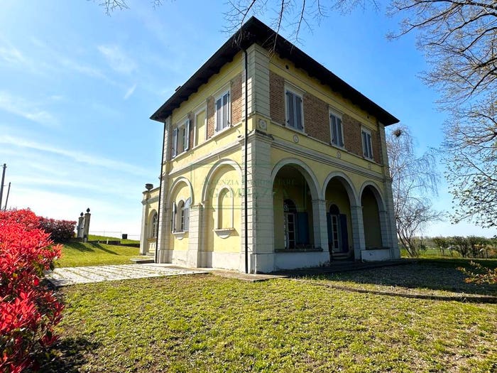 Appartamento con 5 locali in vendita in Strada di Cogolonchio, Fidenza