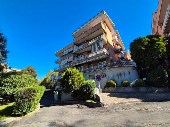 Appartamento trilocale in vendita in Via Santa Seconda, Casalotti, Roma
