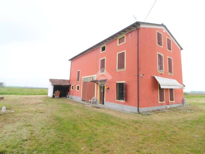 Casa quadrilocale in vendita in Via Salvi, Bagnolo in Piano