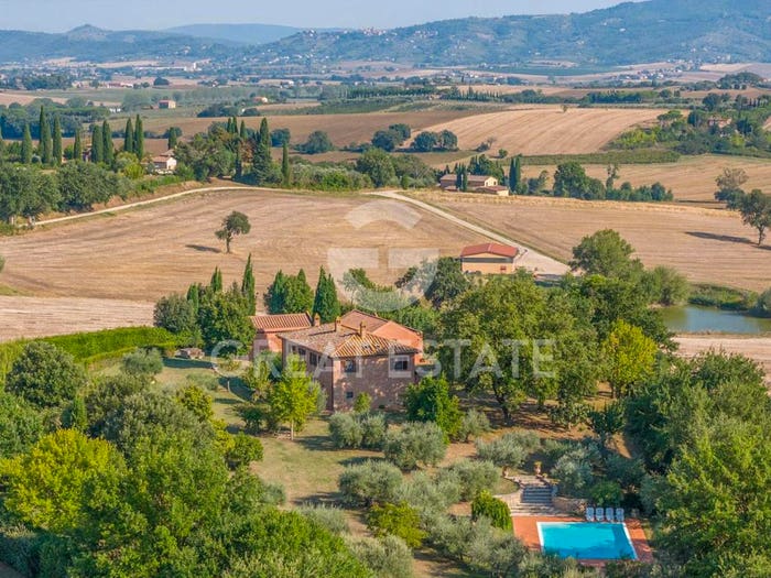 Casa con 6 locali in vendita in Localita' Badiali, Badia, Castiglione del Lago