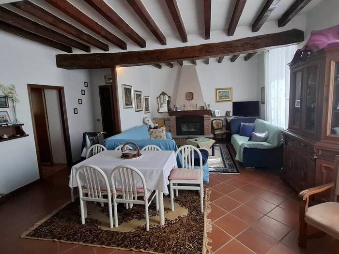 Casa quadrilocale in vendita in Via Mameli, Fabbiano, Rivergaro