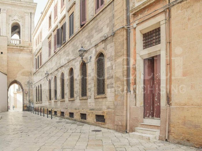 Casa con 6 locali in vendita in Via Colonne, Centro Storico, Brindisi