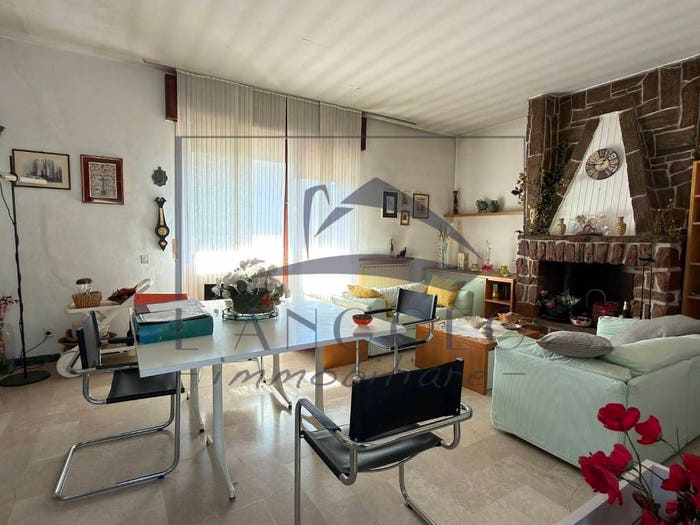 Casa con 6 locali in vendita in Viale Europa, Casorezzo