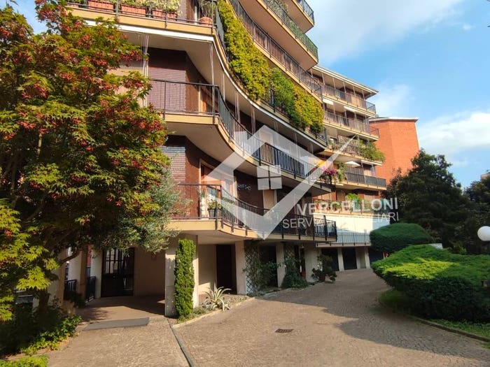 Appartamento con 5 locali in vendita in Via Francesco Tadini, Sacro Cuore, Novara