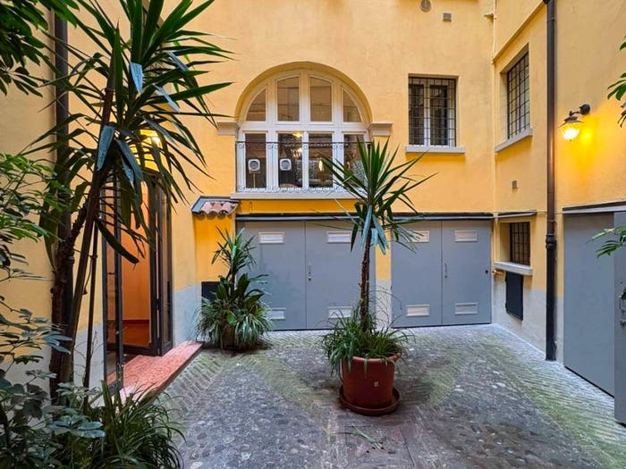 Appartamento trilocale in vendita in Via della Cerca, Centro Storico, Modena