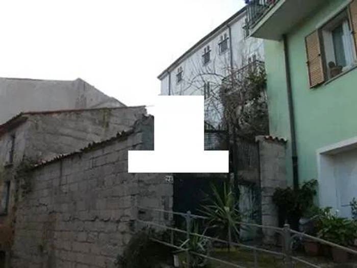 Casa con 5 locali in vendita in Via Peschiera, Pattada