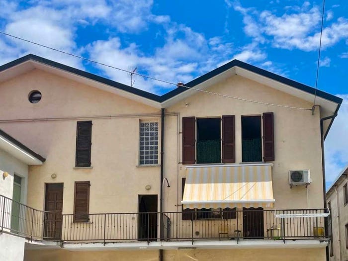 Appartamento trilocale in vendita in Via Cesare Battisti, Centro, Carugo