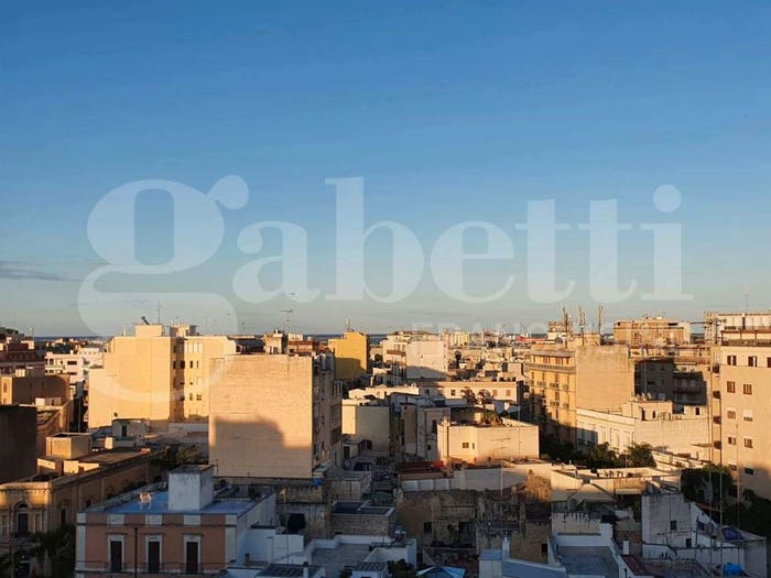 Casa bilocale in vendita in Largo Palumbo, Centro Storico, Brindisi