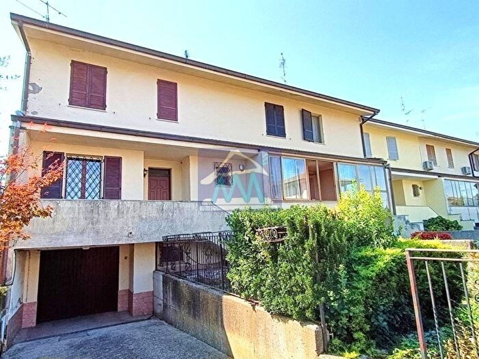 Casa con 6 locali in vendita in Villanova, Reggiolo