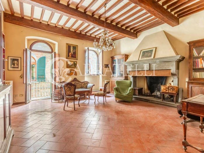 Appartamento con 6 locali in vendita in Piazza Luca Signorelli, Centro, Cortona
