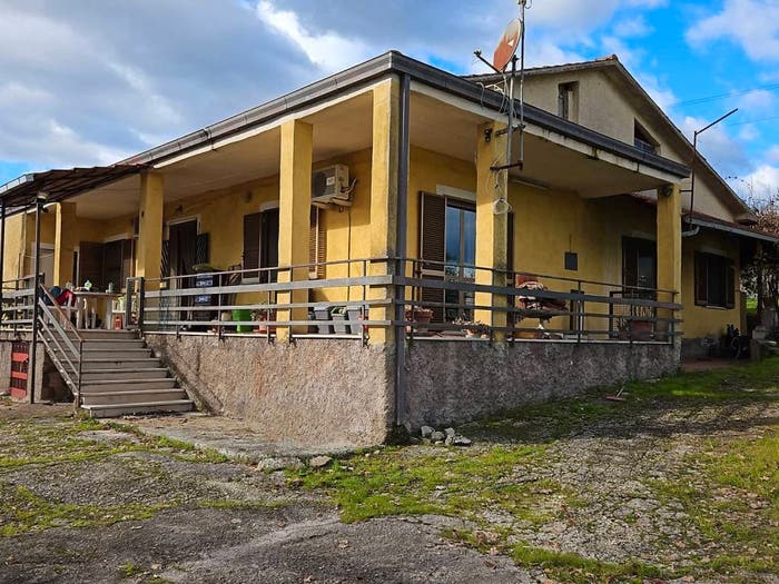 Casa quadrilocale in vendita in Via Mandrine, Cassino