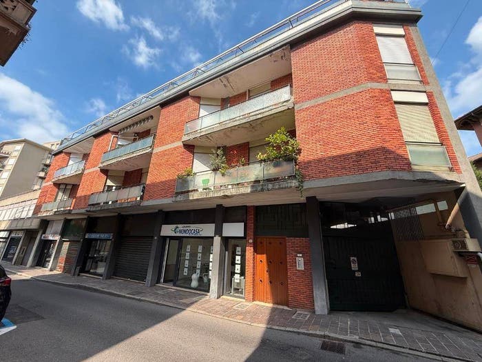 Appartamento bilocale in vendita in Via Carlo Cattaneo, Centro, Cantù