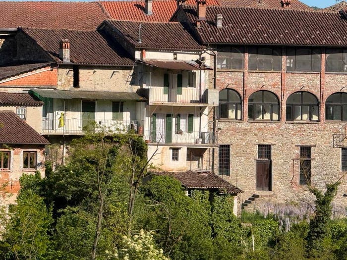 Casa quadrilocale in vendita in Via Eduardo Cervetti, Mombaldone