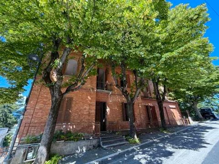 Casa con 6 locali in vendita in Viale Roma, Ancarano
