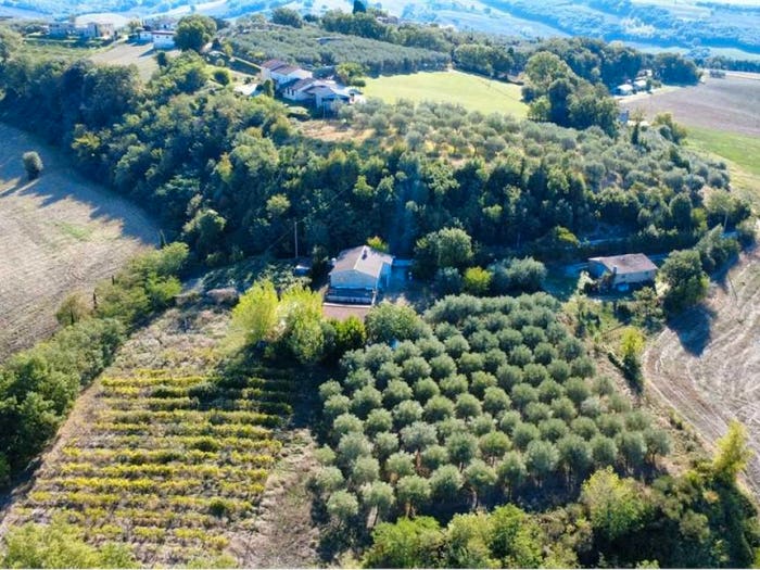Casa con 6 locali in vendita in FRAZ RIPAIOLI, Todi