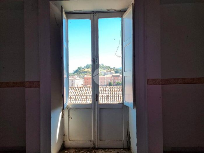 Appartamento con 5 locali in vendita in Via Padolisi, Centro Storico, Cosenza