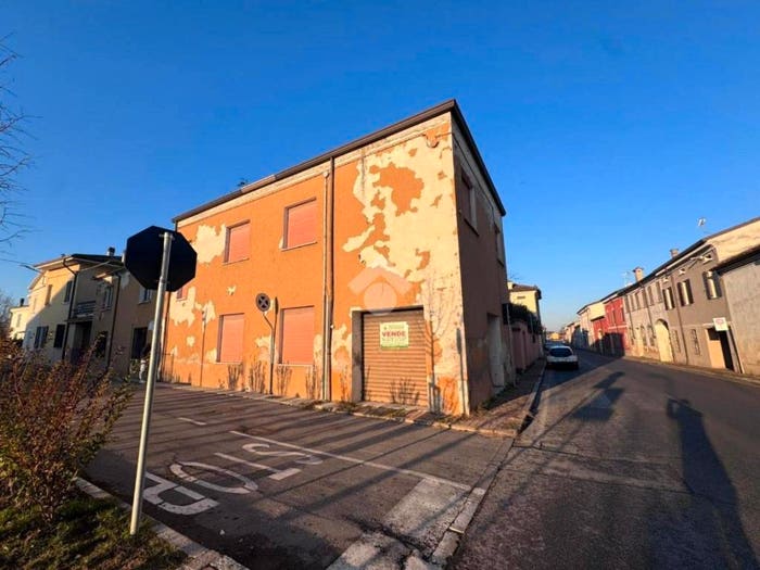 Appartamento con 6 locali in vendita in Via Francesco Crispi, Centro, Marcaria