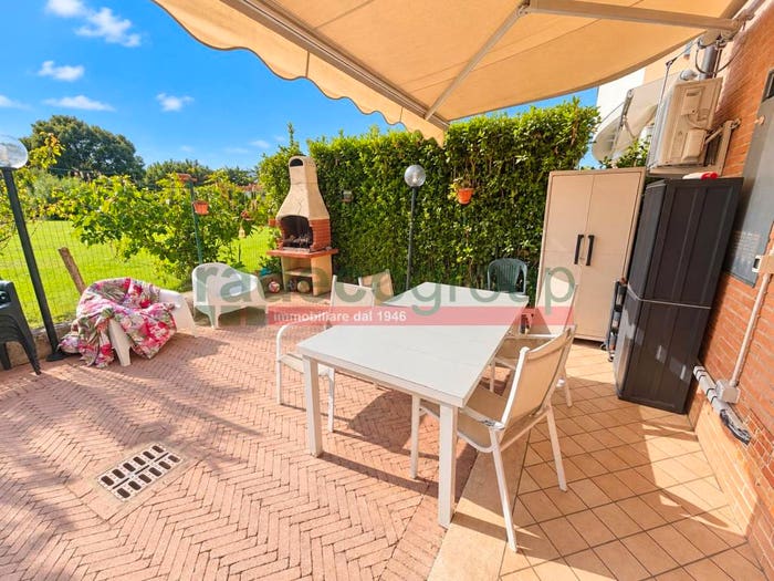 Casa con 6 locali in vendita in Via Uberto Mondolfi, Antignano Banditella, Livorno