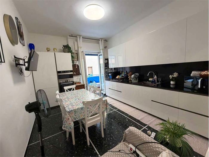 Appartamento quadrilocale in vendita in Via Trieste, Centro, Albenga
