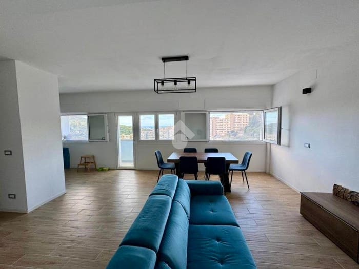 Appartamento trilocale in vendita in Via Carlo Linneo, Rivarolo, Genova