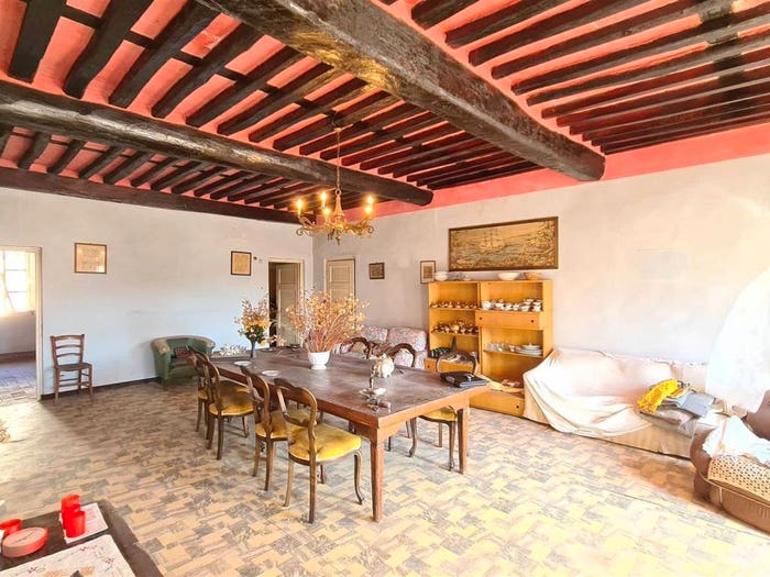 Casa con 6 locali in vendita in Camaiore Paese, Camaiore