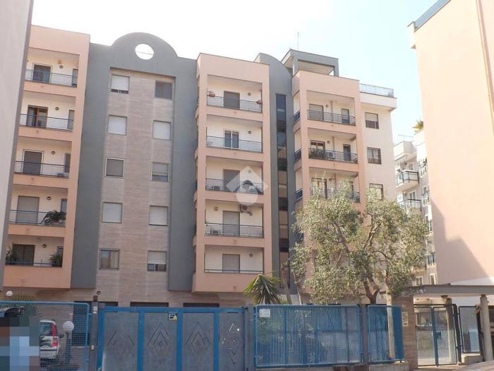 Appartamento con 6 locali in vendita in Viale V Calace, Bisceglie