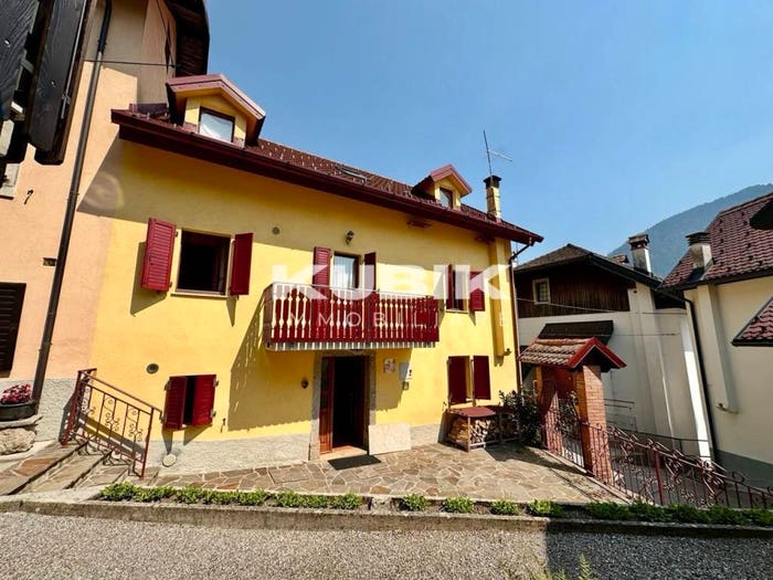 Casa con 6 locali in vendita in Via D Martino De Crignis, Centro, Ravascletto
