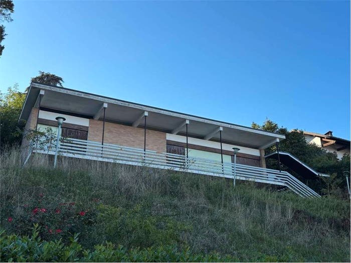 Casa con 5 locali in vendita in Via Novara Snc, Centro, Oleggio
