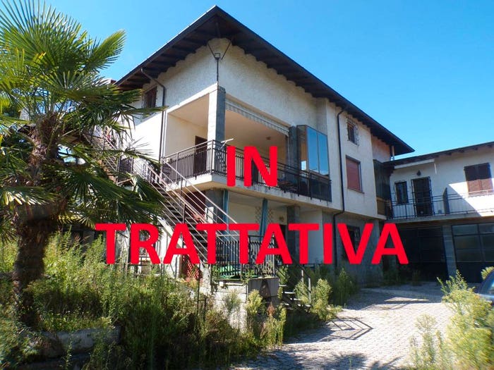 Casa con 6 locali in vendita in Via Michelangelo Buonarroti, Centro, Brebbia