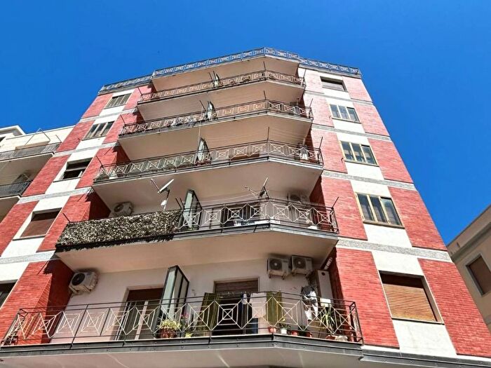 Appartamento trilocale in vendita in Via Francesco Cilea, Centro Storico, Catanzaro