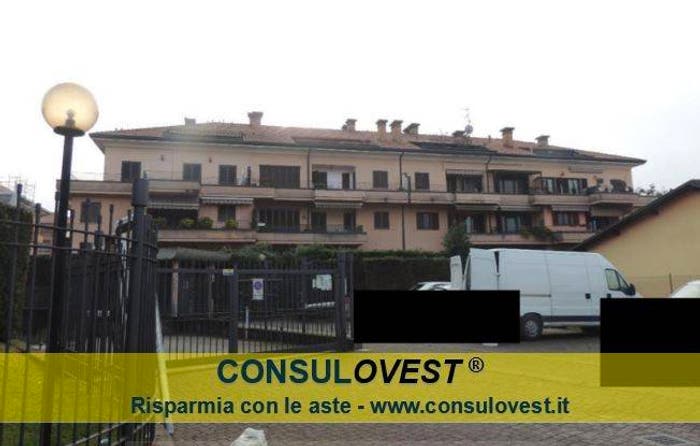 Appartamento trilocale in vendita in Via Verbano, Abbiategrasso