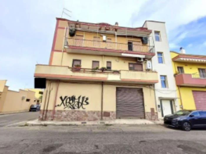 Appartamento con 6 locali in vendita in Viale Unità d'Italia Pulsano TA Italia, Centro, Pulsano