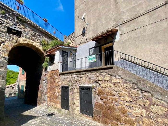 Appartamento trilocale in vendita in VIA MONTINACCIO, Latera