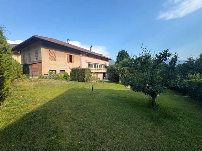 Casa con 6 locali in vendita in Denno