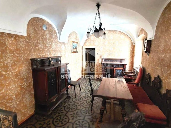 Casa con 6 locali in vendita in Via Torre, Centro, Ala
