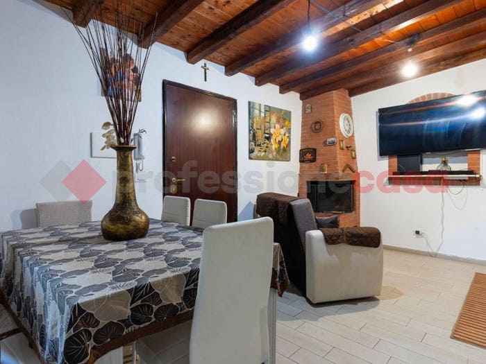 Appartamento con 5 locali in vendita in Via Amaretta, Borghesiana, Roma