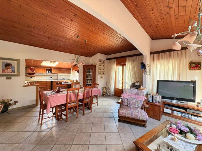 Appartamento quadrilocale in vendita in Via Giovanni da Rin Fioretto, Laggio Di Cadore, Vigo di Cadore
