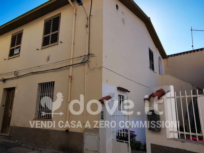 Appartamento trilocale in vendita in Via GA Goddi, Oliena