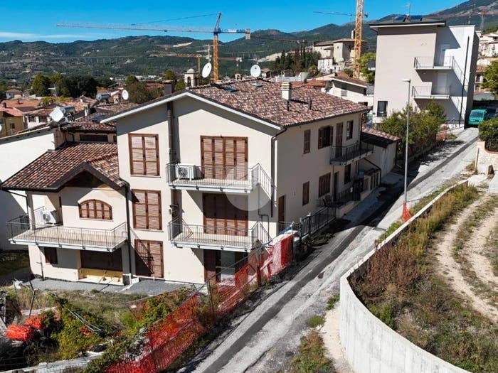 Appartamento trilocale in vendita in Via Delle Vigne, Paganica Tempera, L'Aquila