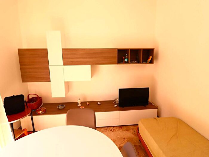 Appartamento trilocale in vendita in Via Marco Polo, Centro, Loano